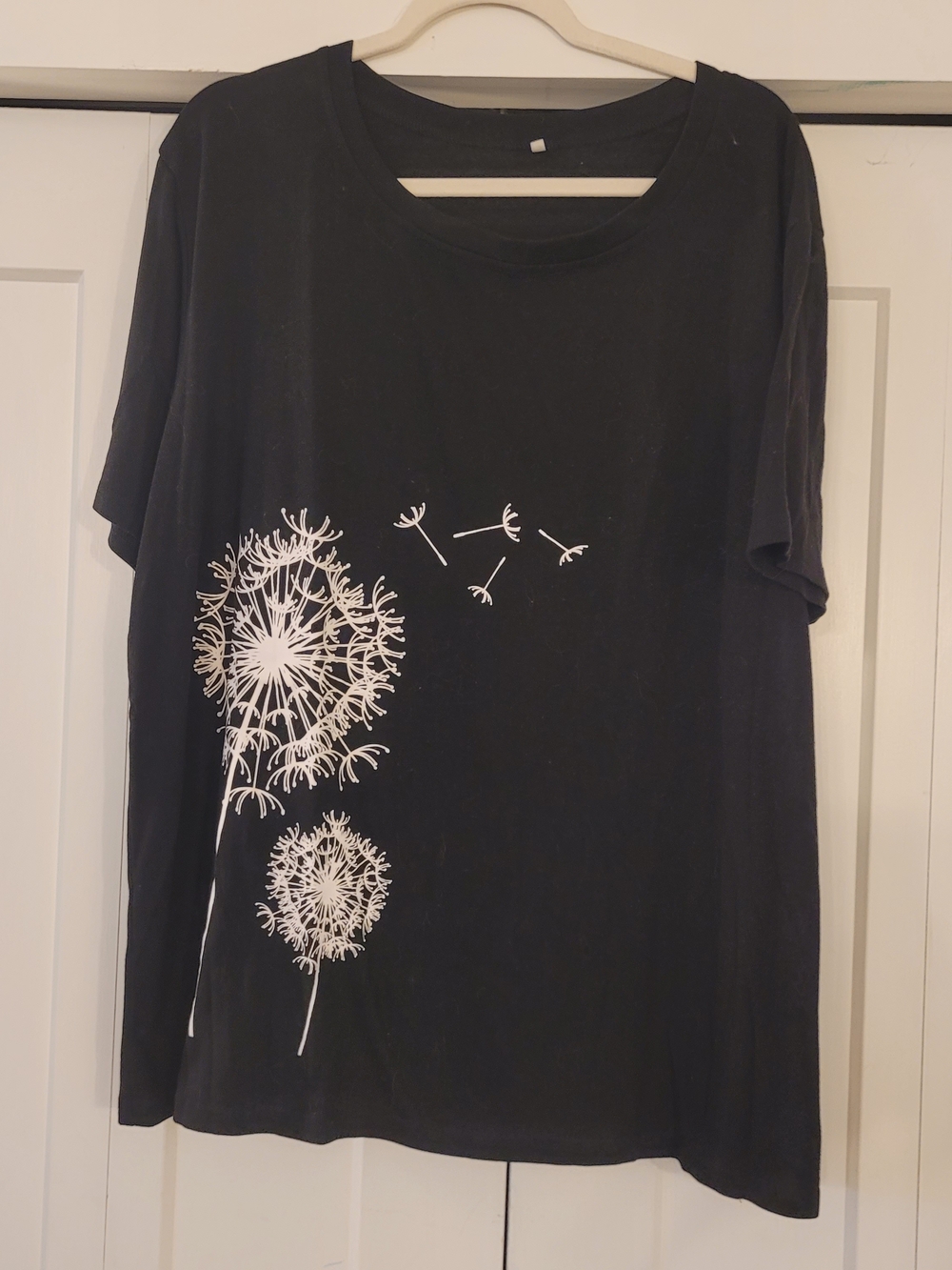SHEIN Black Short-Sleeve Tee with White Dandelion Graphic